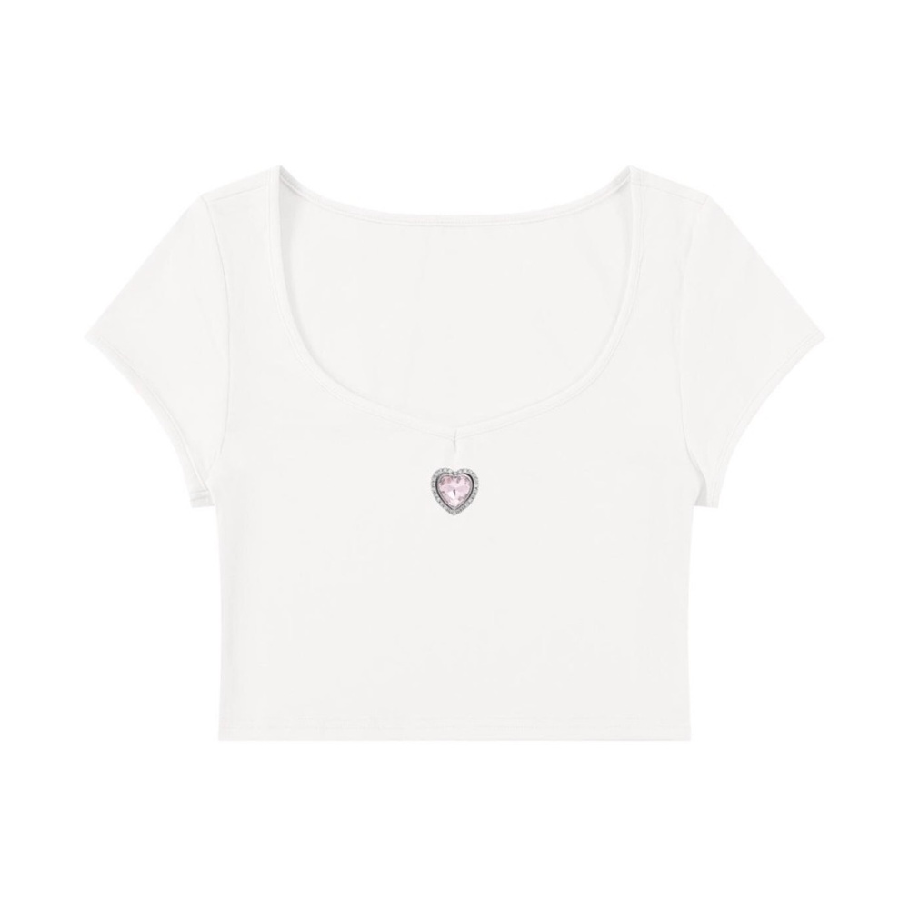 White Crop Scoop Neck Tee with Heart Pendant